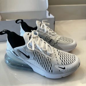 Nike Women's Air Max 270 Shoes Size 6.5
